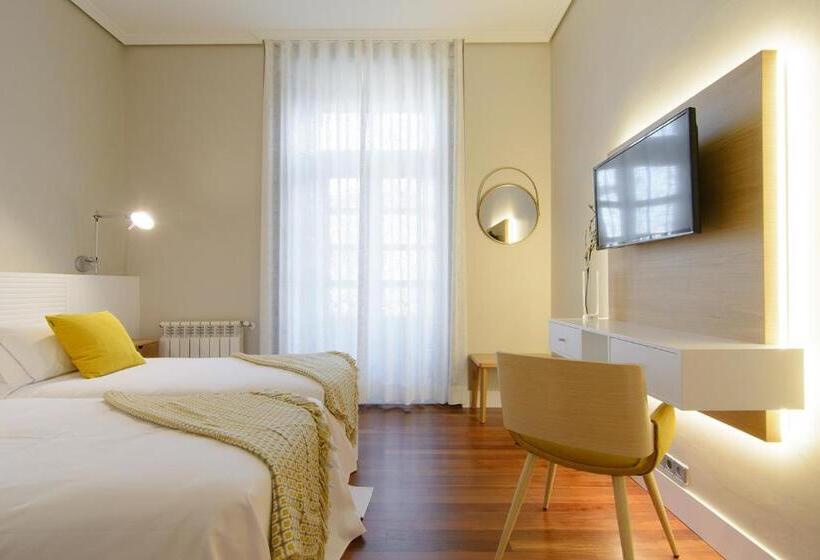 هتل Pazo De Mendoza