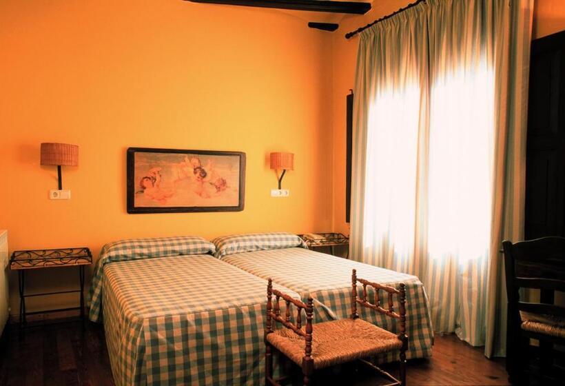 فندق Posada Del Almudí