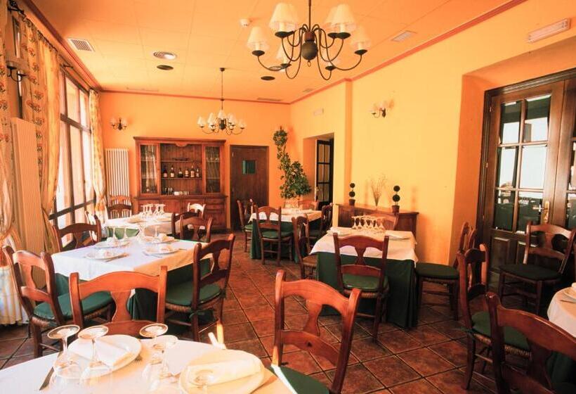 فندق Posada Del Almudí
