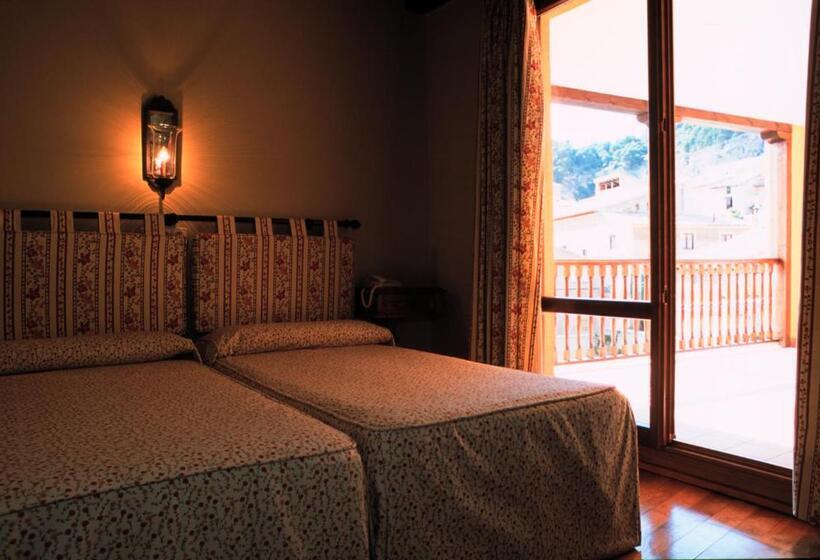 فندق Posada Del Almudí
