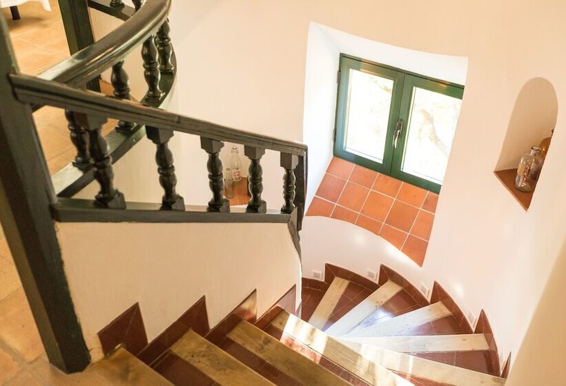 هتل روستایی Calerilla