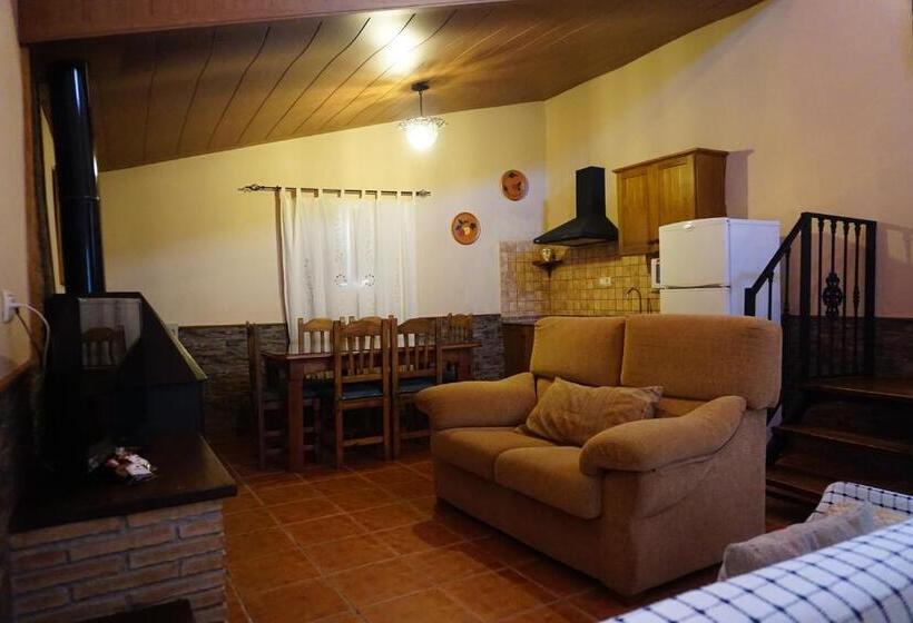 استراحتگاه Cabañas Cortijo El Helao