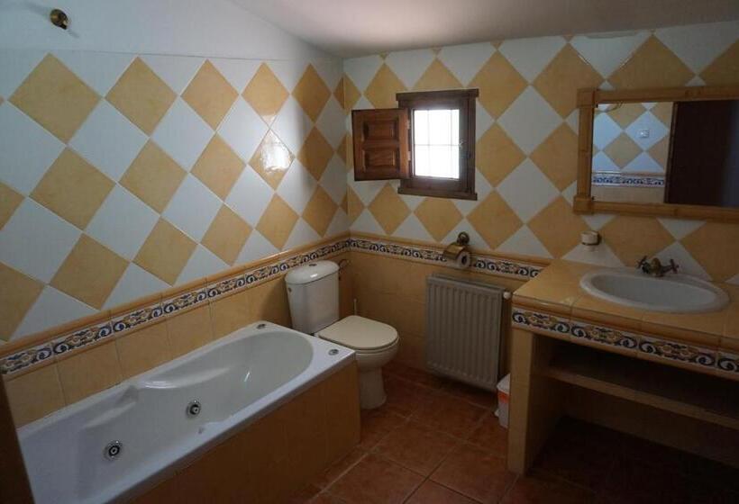 استراحتگاه Cabañas Cortijo El Helao