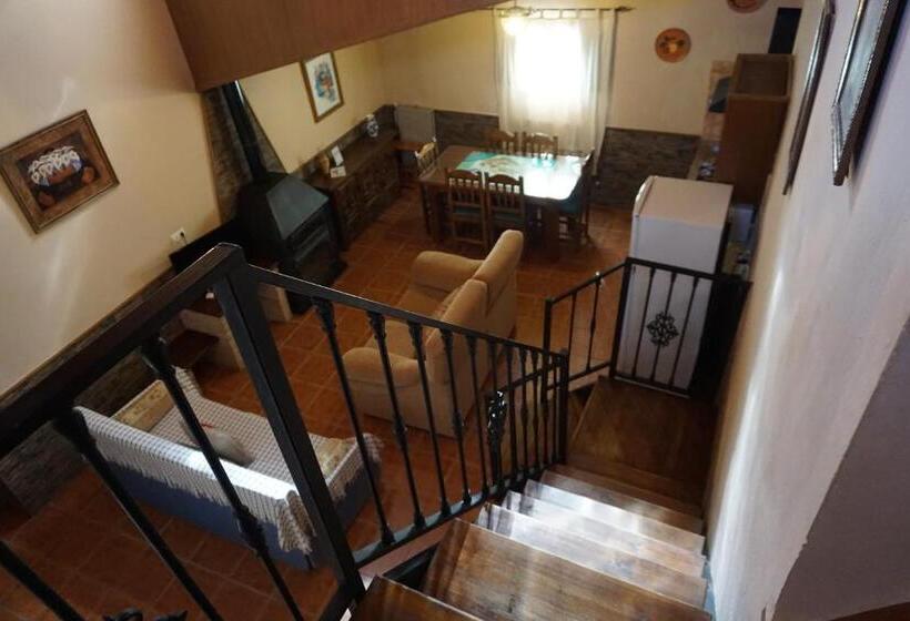 استراحتگاه Cabañas Cortijo El Helao