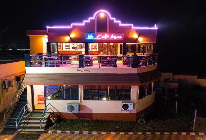 Отель Aqua Marina Drive Inn