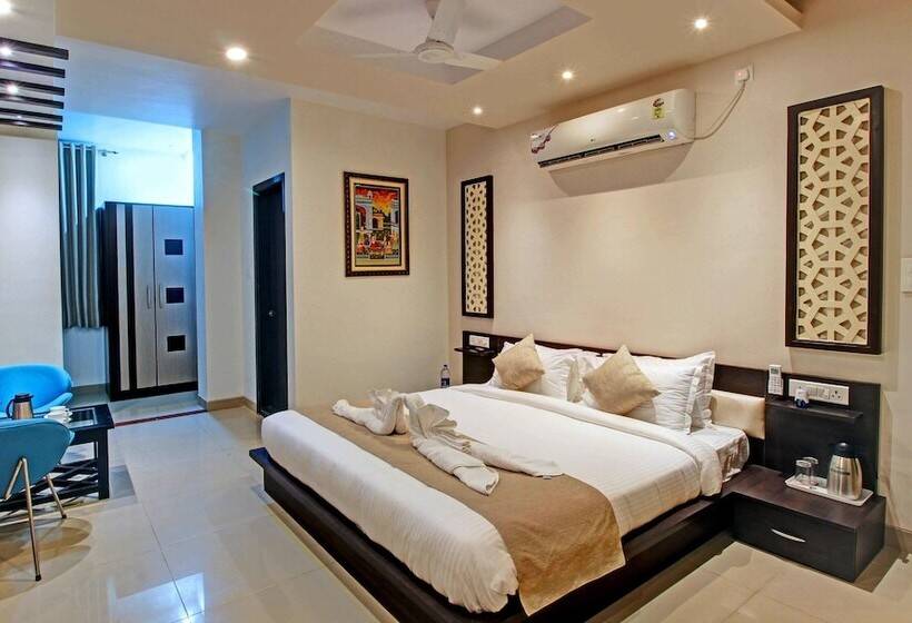 فندق Nawalgarh Plaza