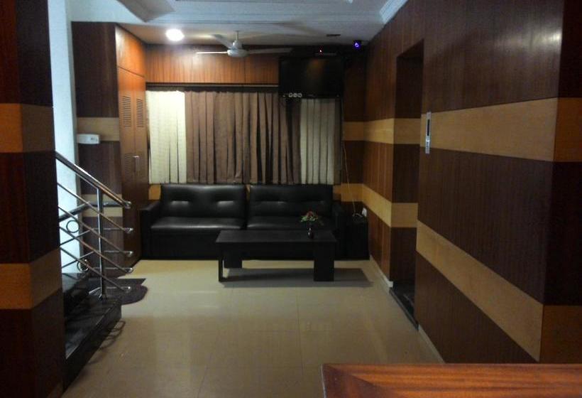 هتل Palmshore Residency