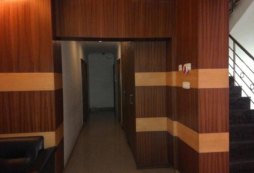 هتل Palmshore Residency