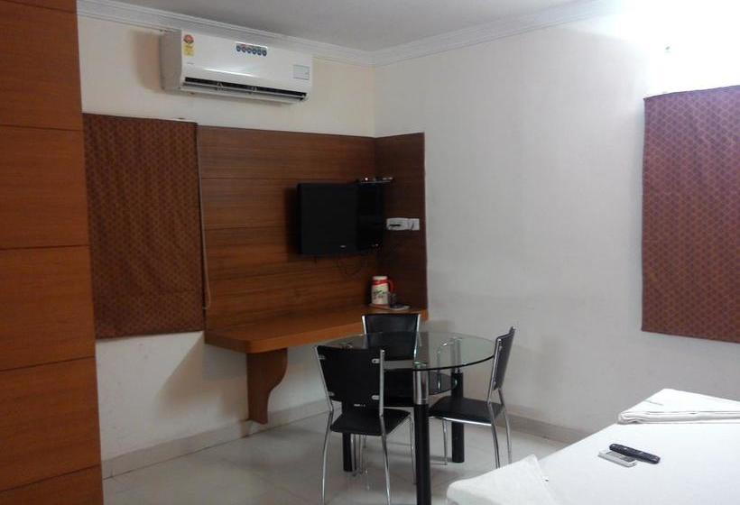 هتل Palmshore Residency