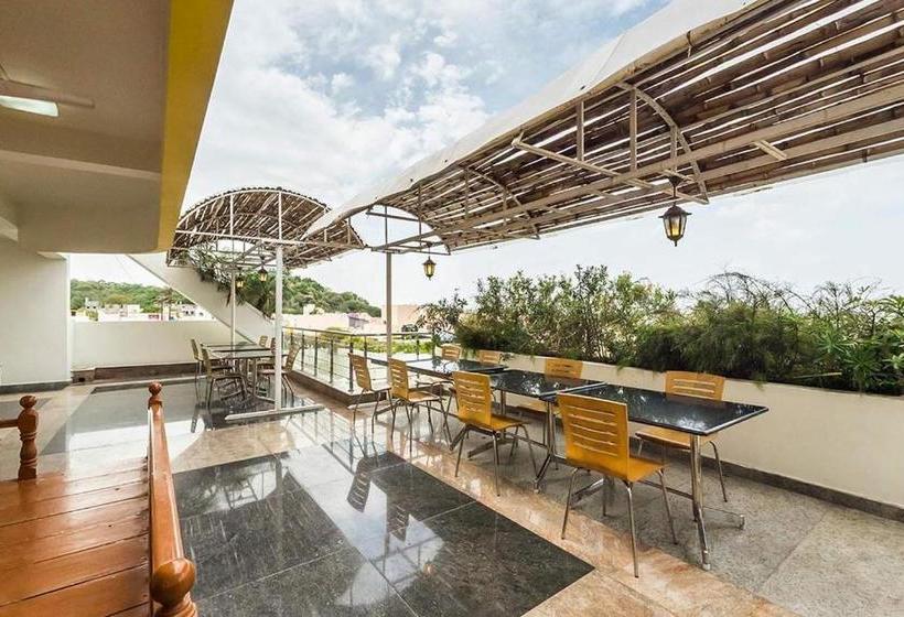 Hotel Sri Sarvesha Js Palace Temple View