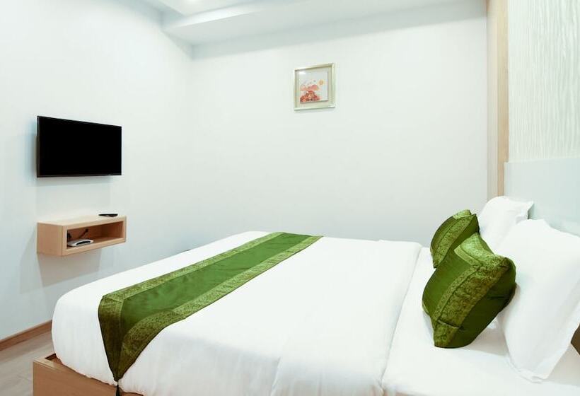 هتل Treebo Vinayak Inn
