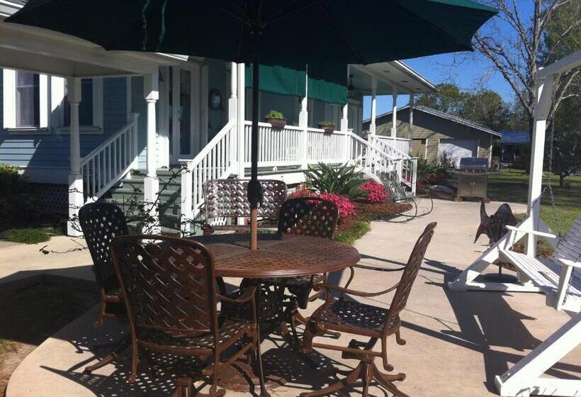 A Chateau On The Bayou Bed & Breakfast