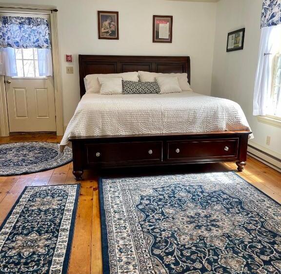 ベッドアンドブレックファースト Clark Currier Inn