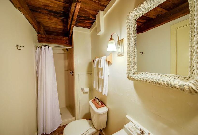 تختخواب و صبحانه Copper Swan