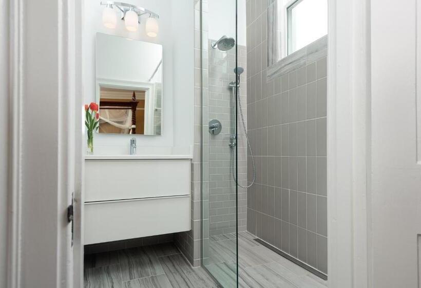 住宿加早餐  South Court Inn