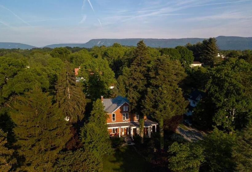 住宿加早餐  South Court Inn