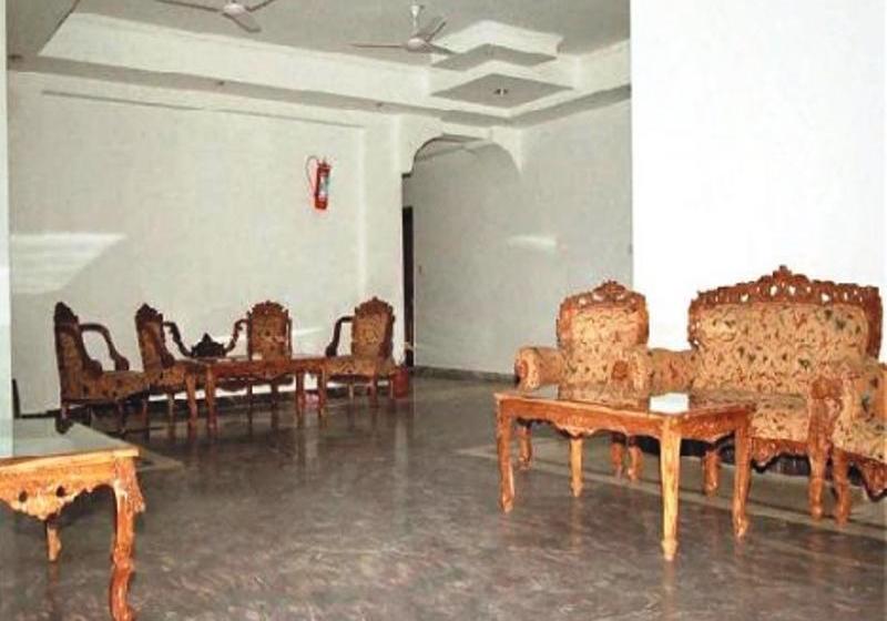 בית מלון כפרי Amrit Regency