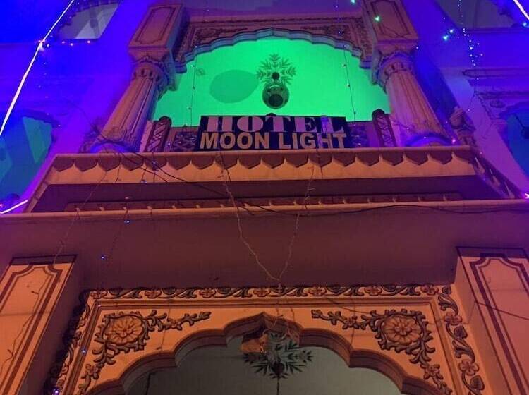 فندق Moonlight Homestay & Hostel