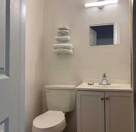 فندق على الطريق Budget Inn