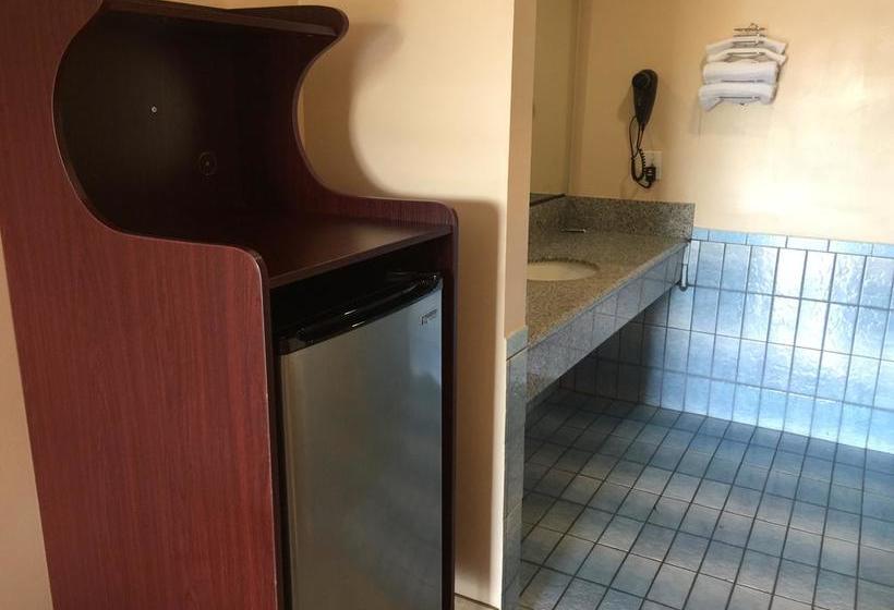 مُتل Foxy S Motor Inn On Florence & Hoover St