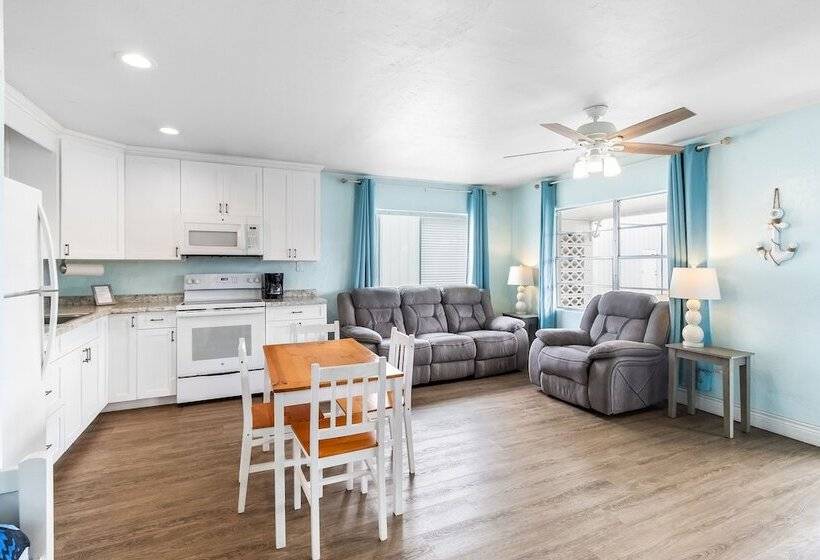 مُتل Tropic Island Resort