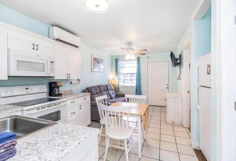 مُتل Tropic Island Resort