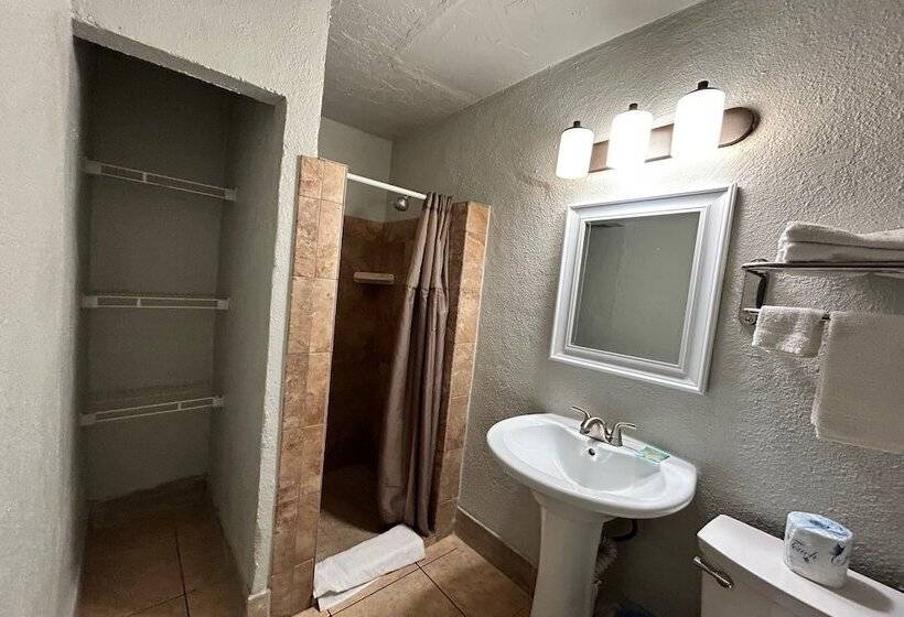 Aladdin Motel