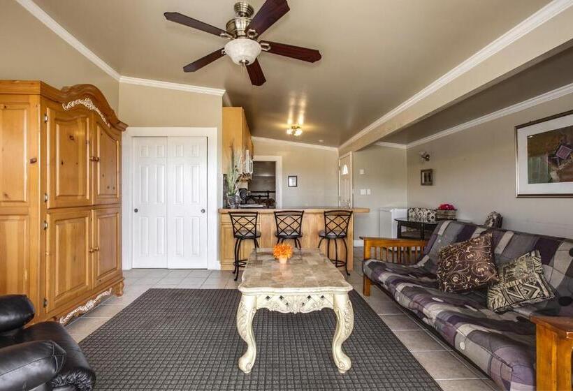 Beachwood Condos & Resort