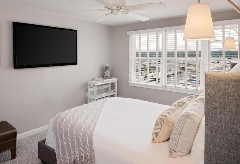 צימר Inn At Harbor Hill Marina
