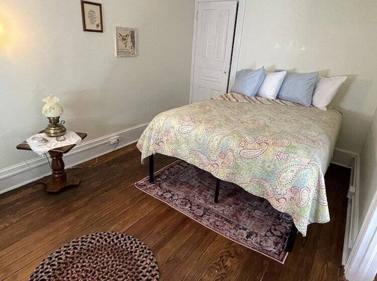 ベッドアンドブレックファースト The Maid S Quarters Bed Breakfast & Tearoom