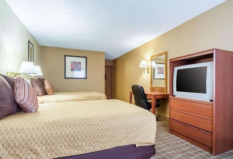 فندق على الطريق Rodeway Inn