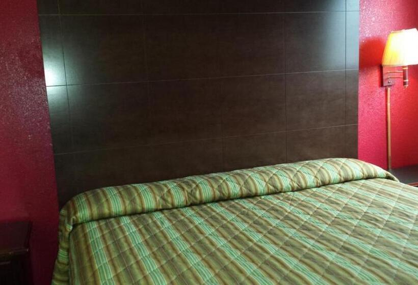 Hallmark Motel