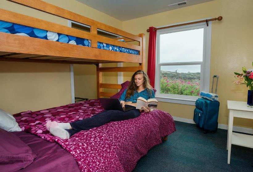 Hi Pigeon Point Lighthouse Hostel