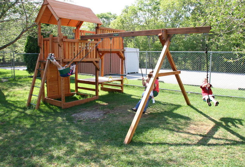 هتل Cape Cod Irish Village