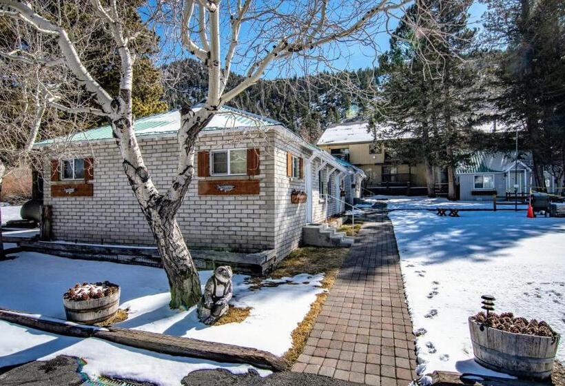 호텔 Lake Front Cabins