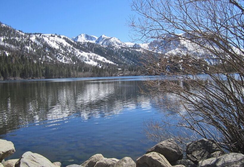 호텔 Lake Front Cabins