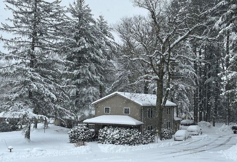 Отель Woodfield Manor   A Sundance Vacations Property