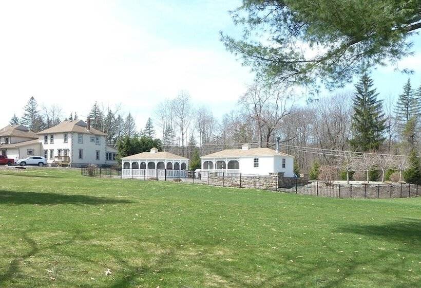 Отель Woodfield Manor   A Sundance Vacations Property