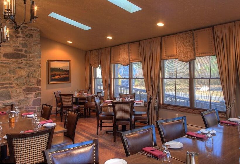 Отель Woodfield Manor   A Sundance Vacations Property