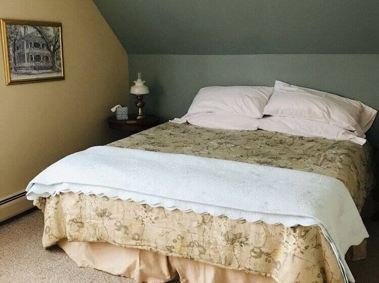 Maplecroft Bed & Breakfast