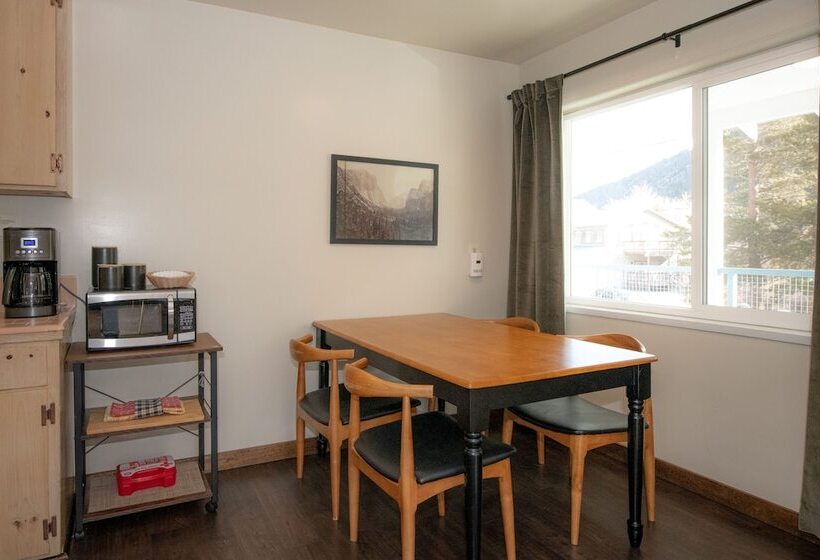 모텔 Gull Lake Lodge