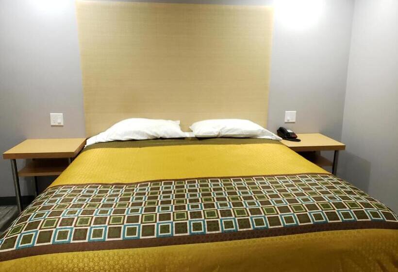 فندق على الطريق Regal Inn