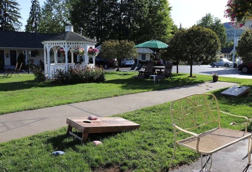 مُتل Heritage Of Lake George