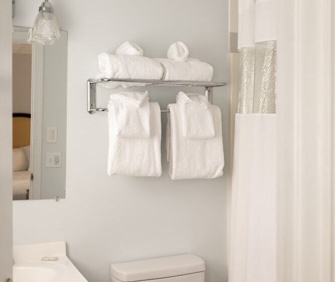 مُتل Heritage Of Lake George