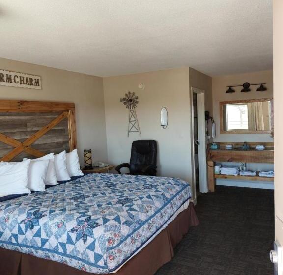 Мотель The Lodge At Russell   Russell Inn