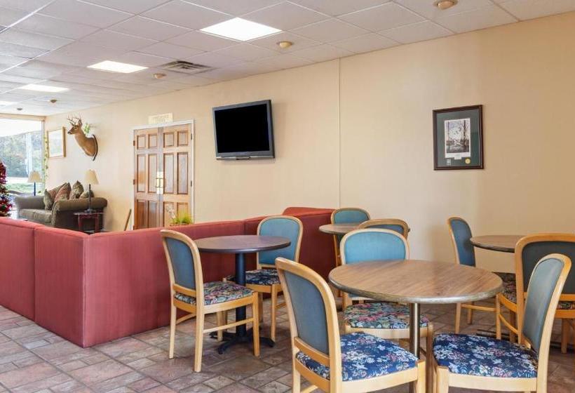 مُتل Traveler's Place Inn & Suites