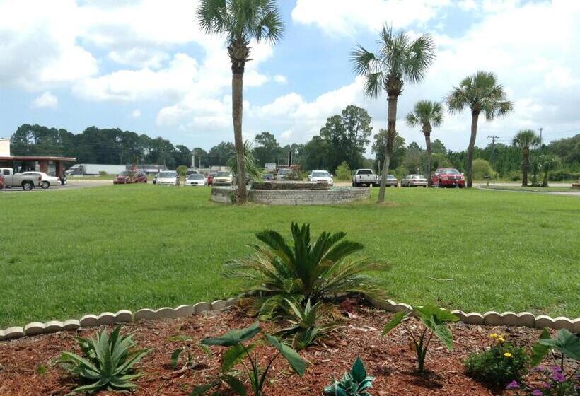 Nassau Holiday Motel