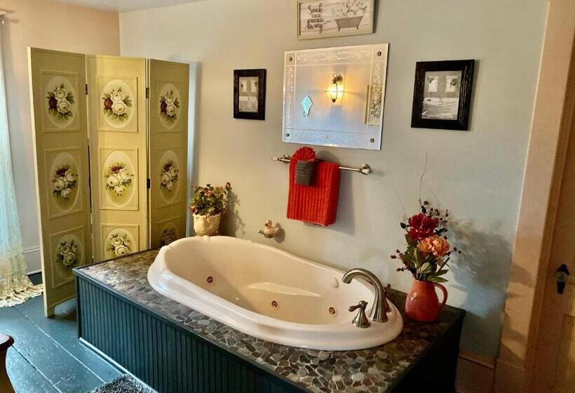 The Bella Ella Bed And Breakfast