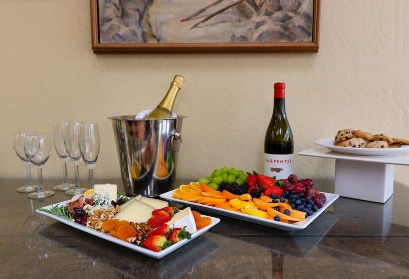 צימר Healdsburg Inn On The Plaza, A Four Sisters Inn
