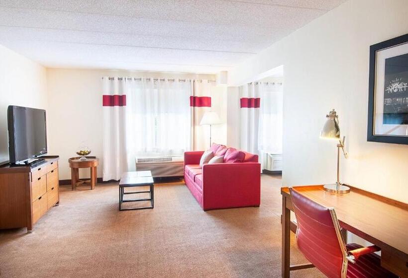 هتل Four Points By Sheraton Columbus Polaris